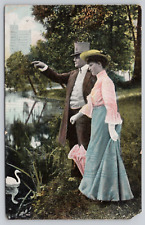 Vtg Post Card Man and Women Taking in the Views Romantic Scene D402 picture
