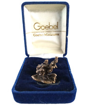 Goebel OLSZEWSKI Miniature CENTRAL PARK SUNDAY Skaters Sculpture 664-B SIGNED picture
