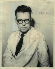 1953 Press Photo Dr. Donald P. Conwell, instructor of epidemiology at Tulane picture