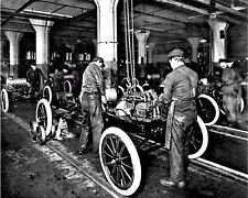 1920s FORD MODEL T FACTORY WORKERS IN DETROIT 8.5X11 Photo picture