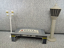 Daron Toys DELTA AIRLINES Mini Airport Model Set PARTS rt4997 (HANGAR, TOWER) picture