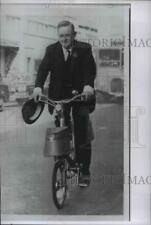 1964 Press Photo Quintin Hogg riding a bicycle in London - spw02447 picture