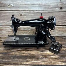 1906 SINGER Sewing Machine 15-90 Serial No. H56128 picture