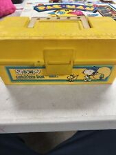 1958 ZEBCO SNOOPY CATCH ‘EM TACKLE BOX Container Peanuts Yellow Fishing Minty picture
