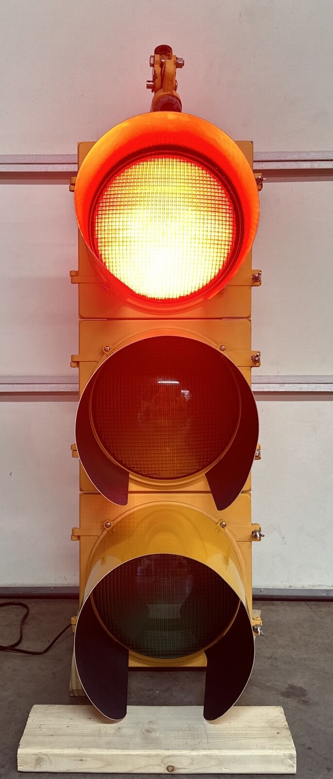 Eagle Traffic Light Aluminum With Hanging Bracket And Sequencer