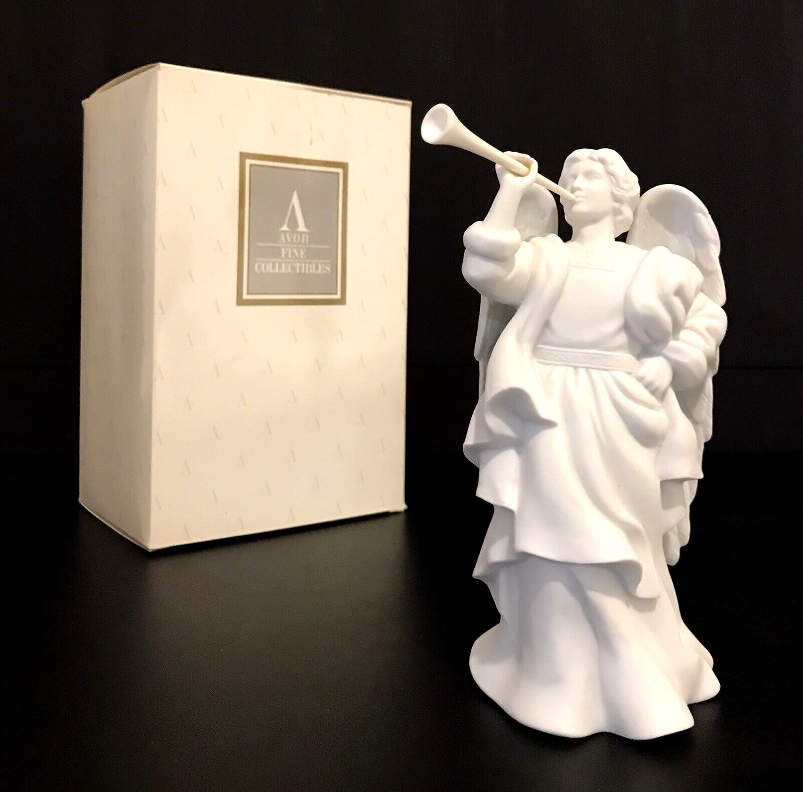 AVON NATIVITY ANGEL GABRIEL 1992 - Porcelain - Orig Box & Foam Inserts - MINTY