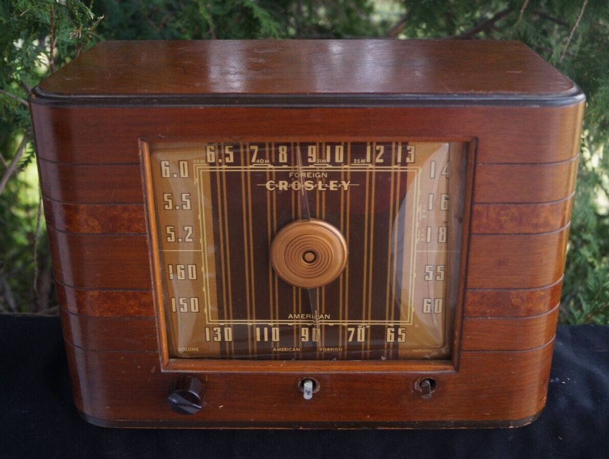 Vintage 1942 Crosley Model 52TL Tube Radio Wood Case - HTF MODEL - POWERS UP