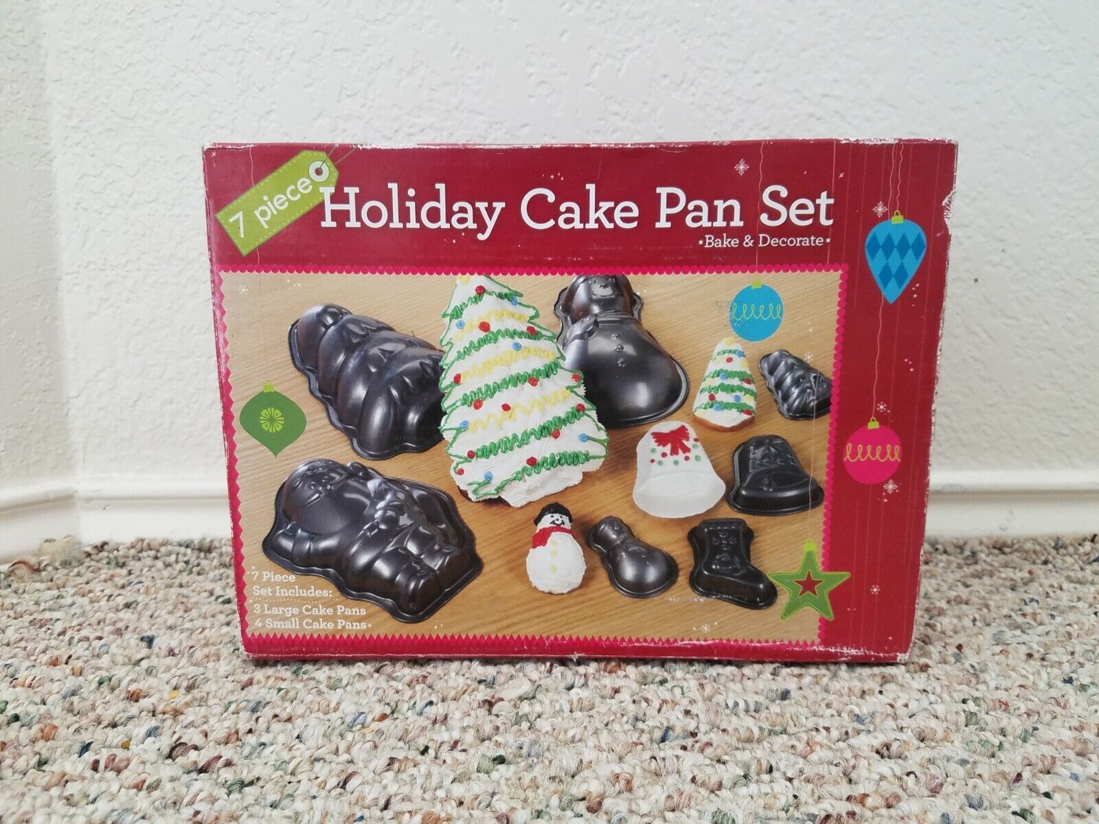 Lifetime Brands 7 Piece Christmas Holiday Cake Pan Set Box Set