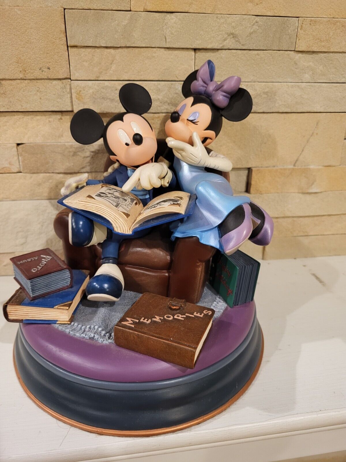 Disney Gallery Markrita Mickey & Minnie Mouse Trinket Pin Box Figurine-MIB w/Pin