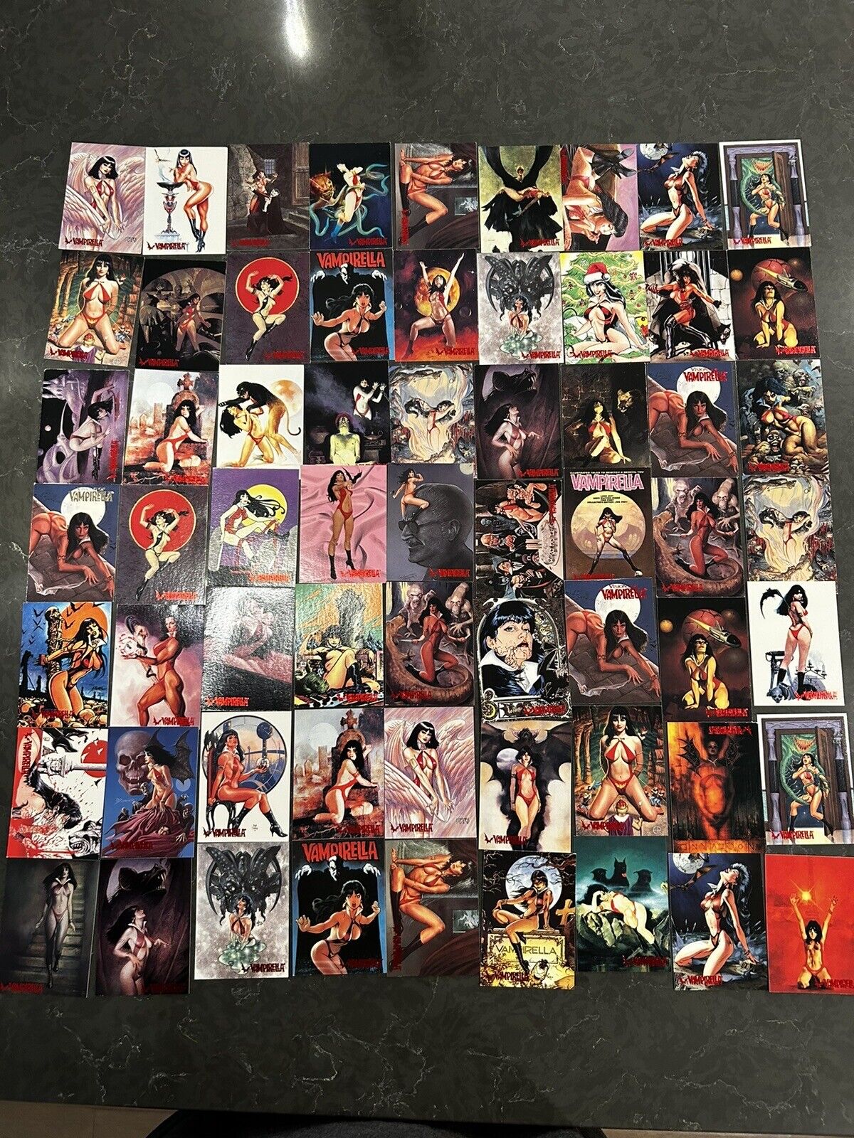 1995 Topps Vampirella Trading Card Lot /  Over 120 Cards / Great Condition