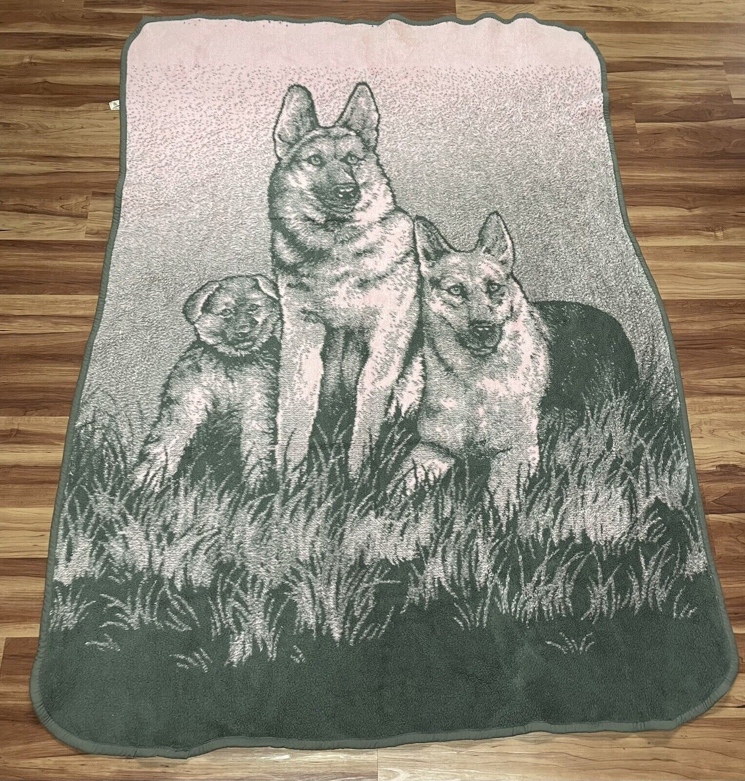 San Marcos Vintage Reversible Blanket Pink Gray Dogs 60x85”