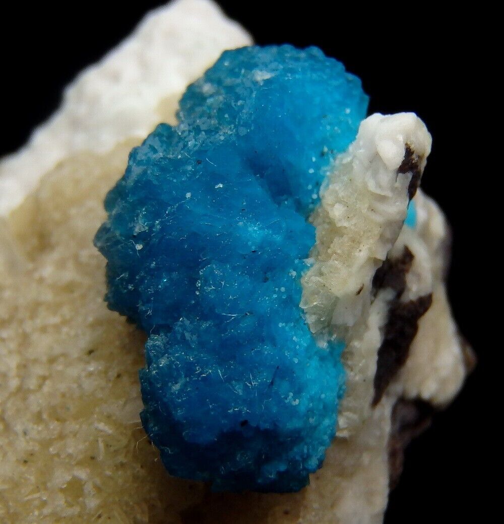 CAVANSITE electric blue crystals - AESTHETIC  INDIA Maharashtra WAGHOLI /pi878