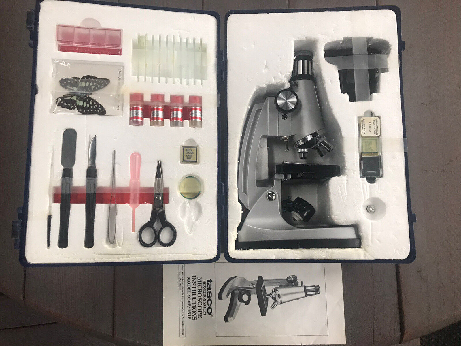 New Tasco 1200X Zoom Microscope  And Discovery Kit And Carrying Case