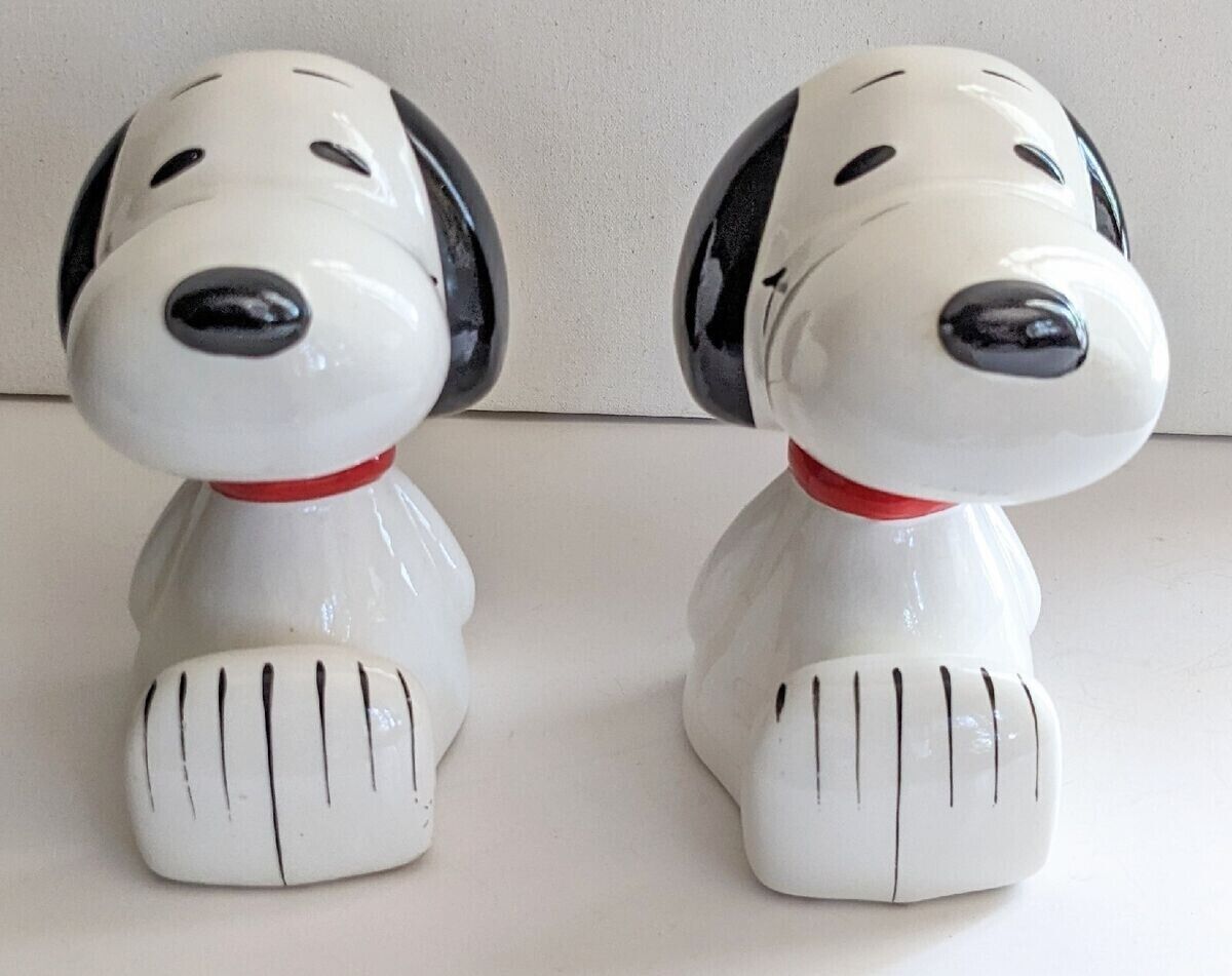 Vintage pair of Snoopy Bookends- Circa 1958-1966. NO SCRATCHES ORIGINAL STICKERS