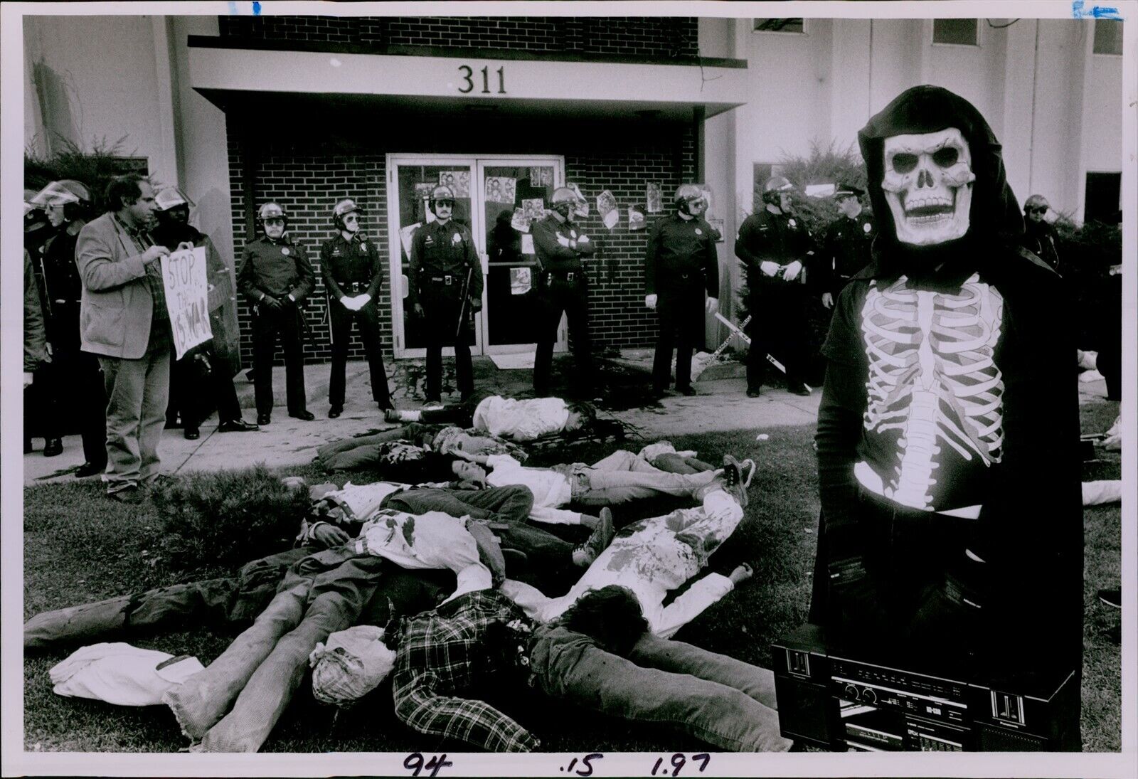 LG874 1987 Orig Dave Buresh Photo ANTI CONFRA ACTIVISTS Skeleton Demonstration