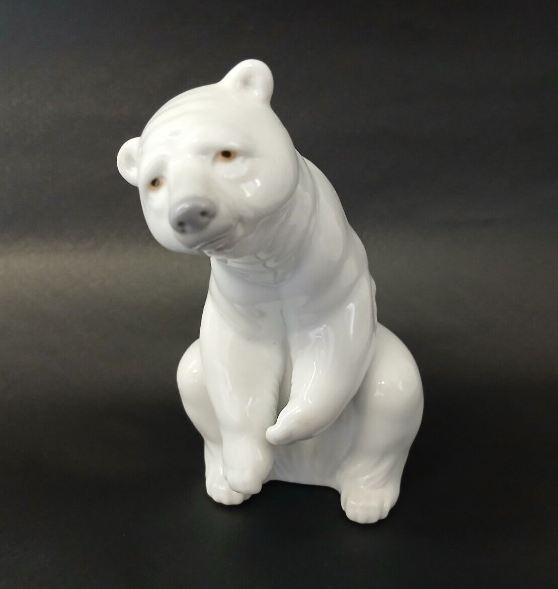 Lladro Spain POLAR BEAR SEATED  SITTING N0. 1208 Porcelain Figurine