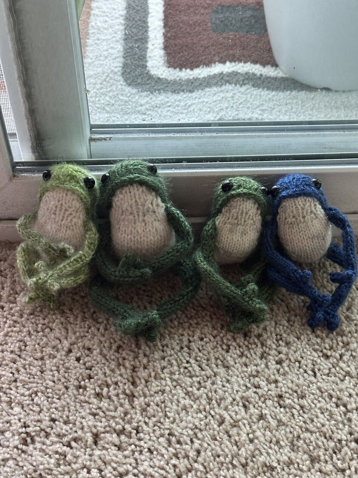 Knitted Frogs