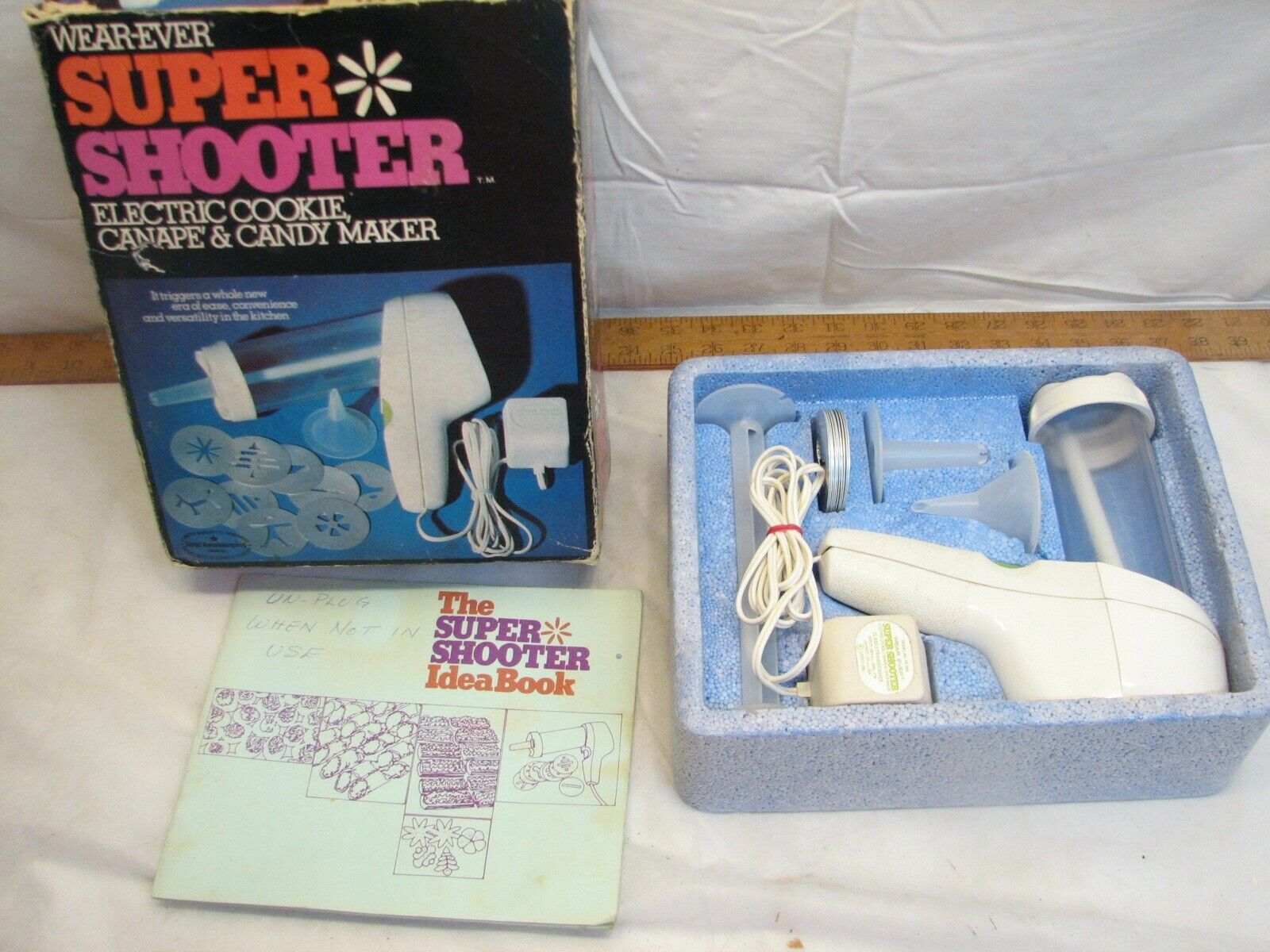 Vintage Wear-Ever Super Shooter Electric Spritz Cookie Pastry Press Decorator 
