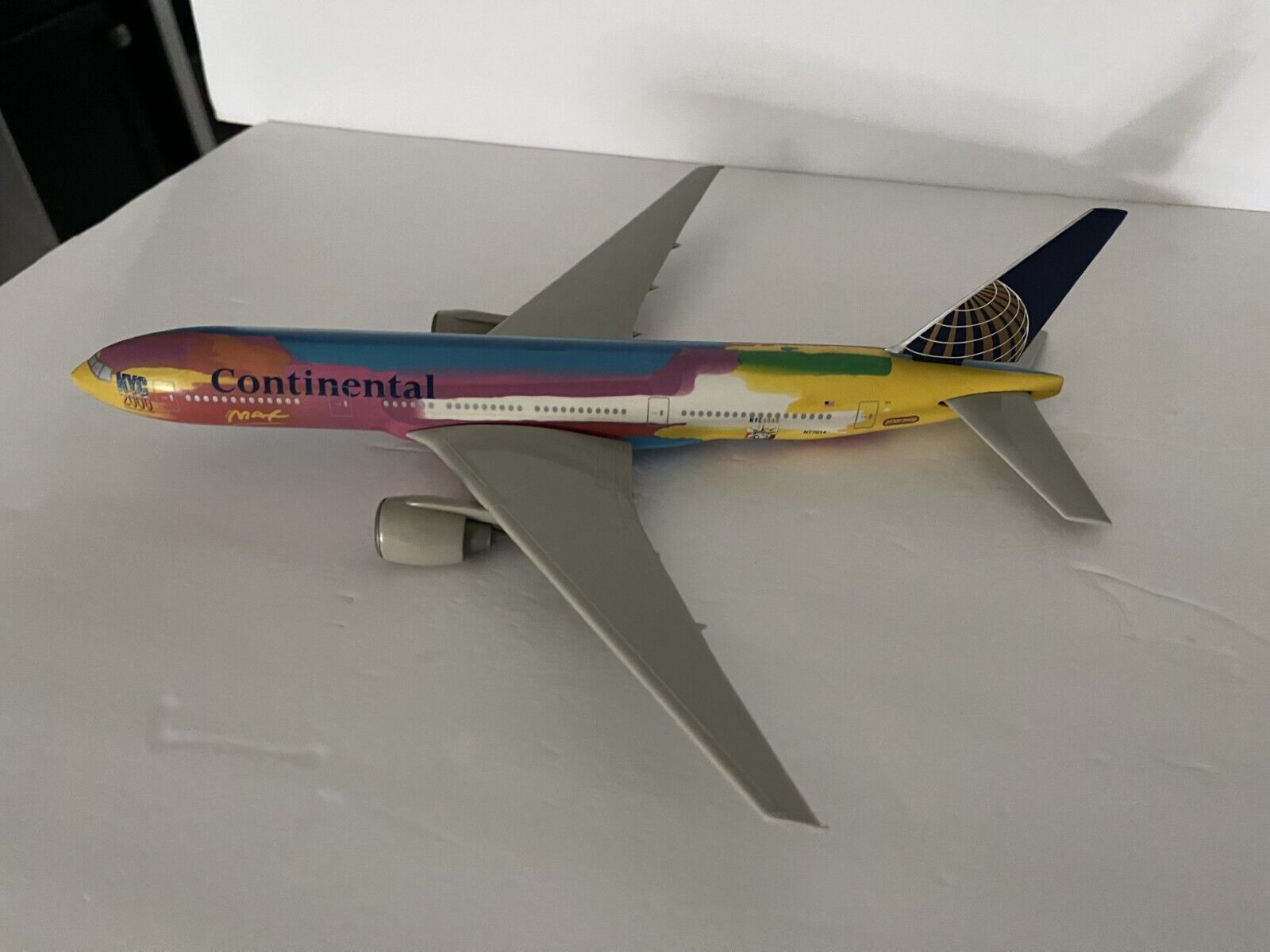 Continental Airlines Boeing B777-200 NYC Millennium Peter Max Plane Model AS IS