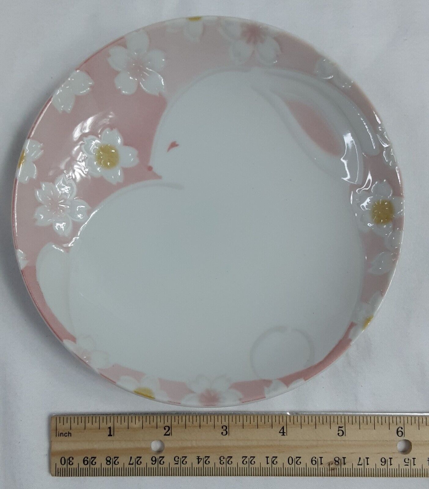 New, Small MINO WARE Flower Rabbit Chrysanthemum Shaped Plate