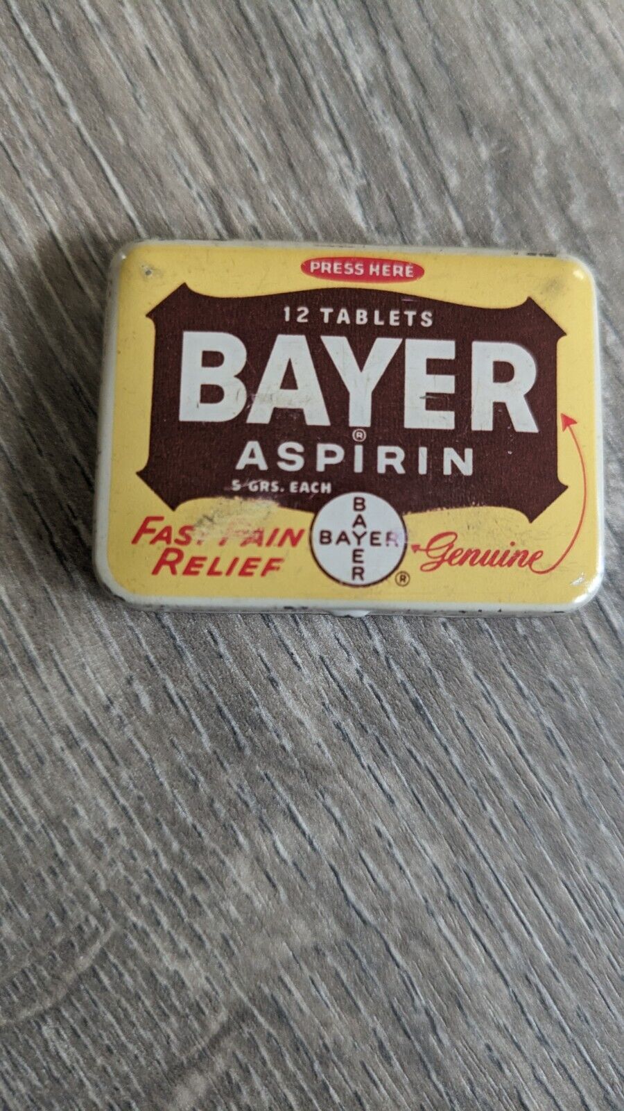 Vintage Bayer Aspirin Empty Tin 12 Tab Travel Size Great Colors