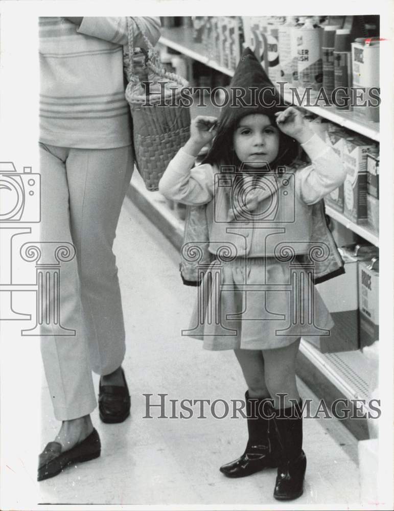 1970 Press Photo Paula Haggerty wears cloak in a retail store - lra55977