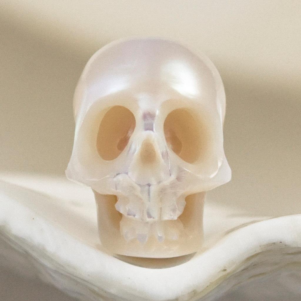9.25mm Human Skull Carving Cream White Freshwater Pearl 0.49g vertically drilled