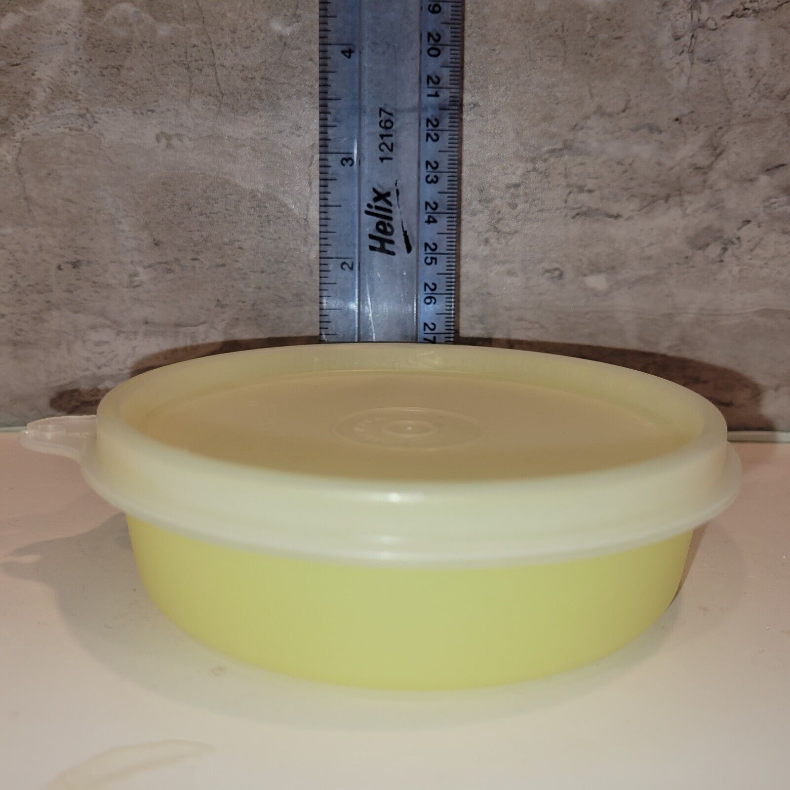 Vintage Tupperware #1286 Yellow Little Wonder Bowl w/ Lid