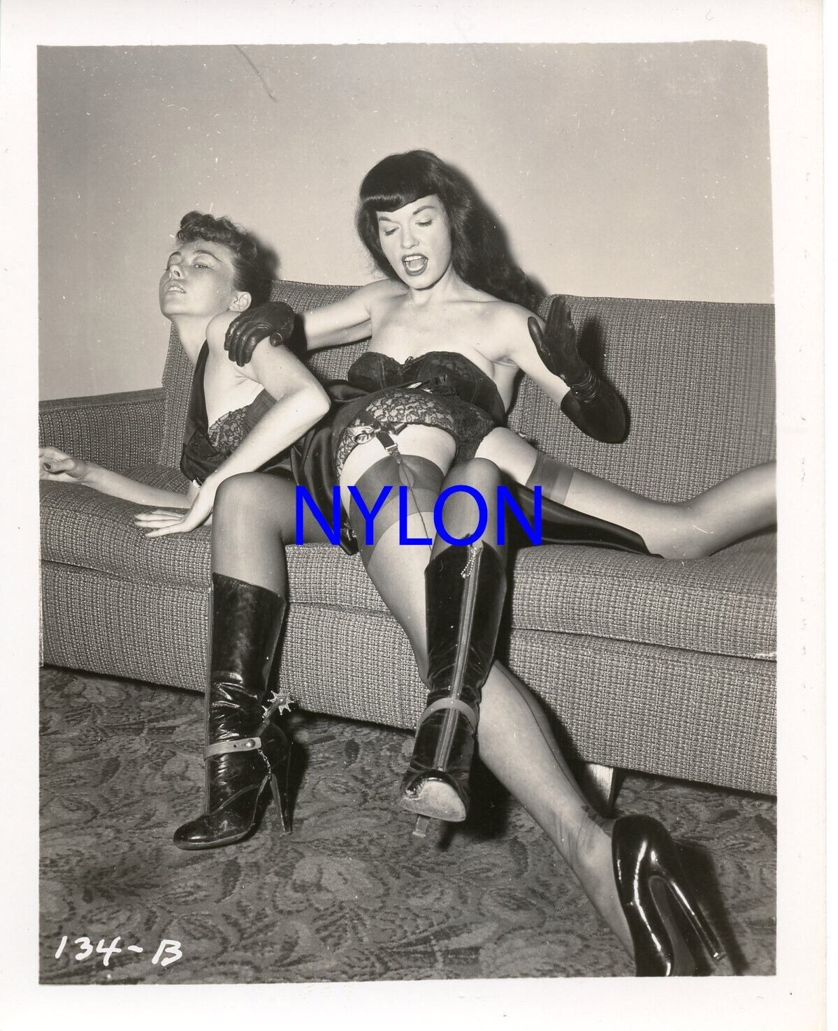 RARE BETTIE PAGE VINTAGE 1950's 5 x 4 PHOTOGRAPH BY SAM MENNING