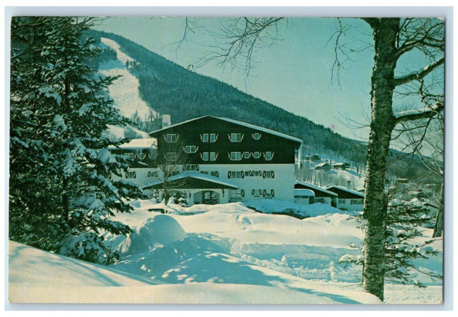 c1950\'s Snow Clad Mittersill Alpine Inn and Chalets Franconia NH Postcard