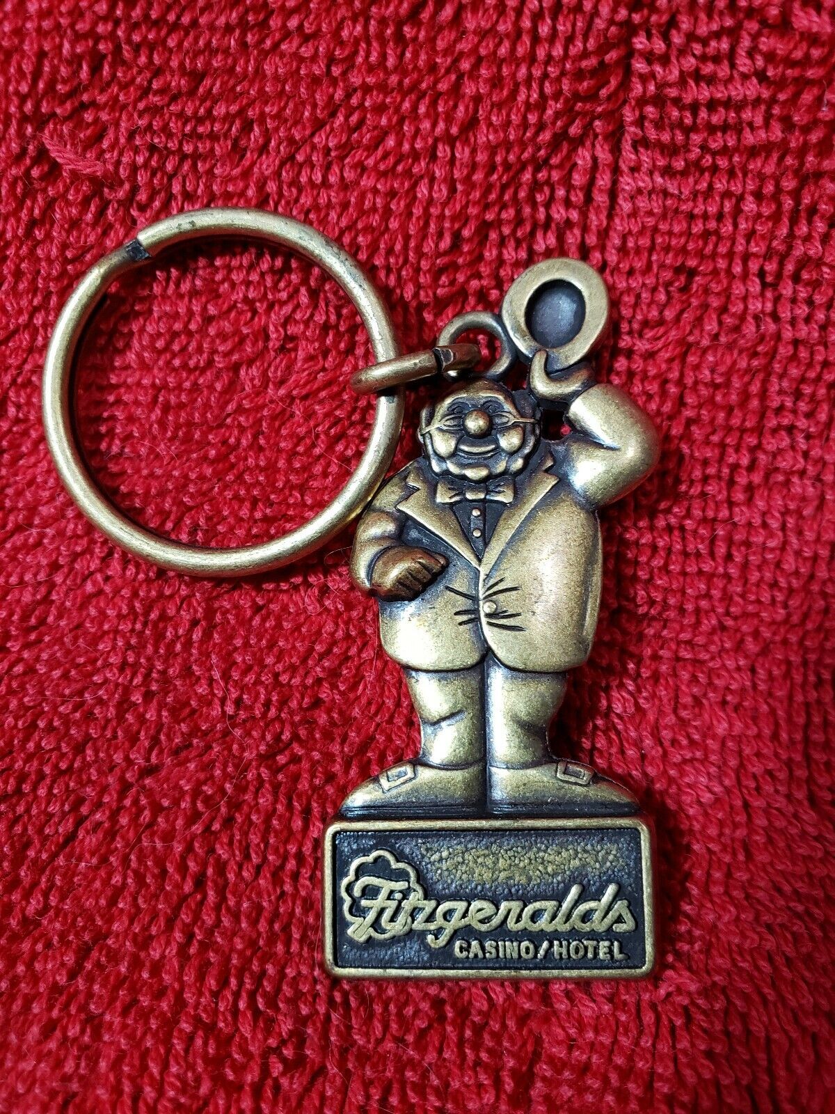 Fitzgeralds Hotel Casino Vintage Keychain Brass Gold Key Chain Ring