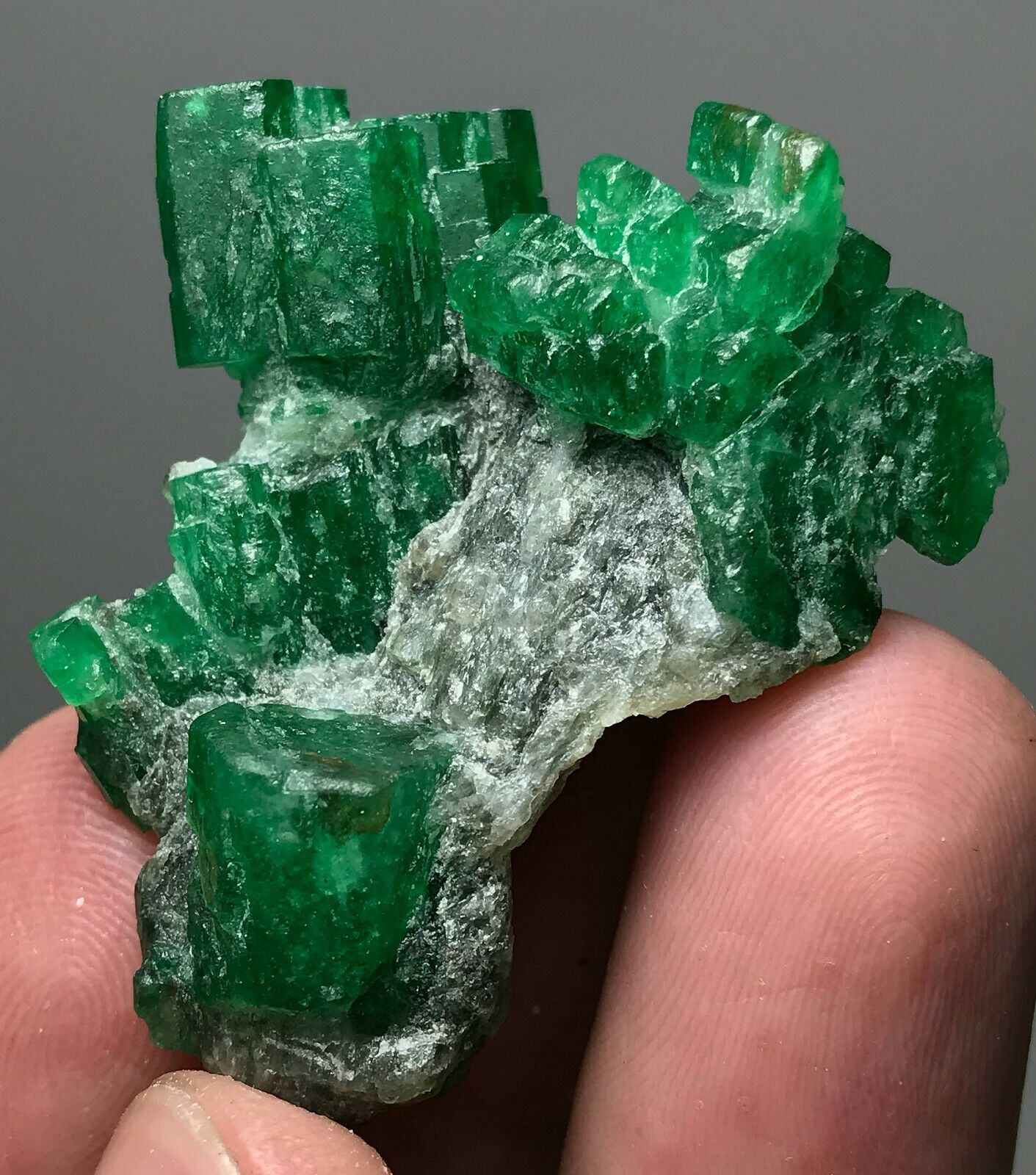 90 CT full terminated transparent top Green Emerald Crystals Bunch on Matrix @PK