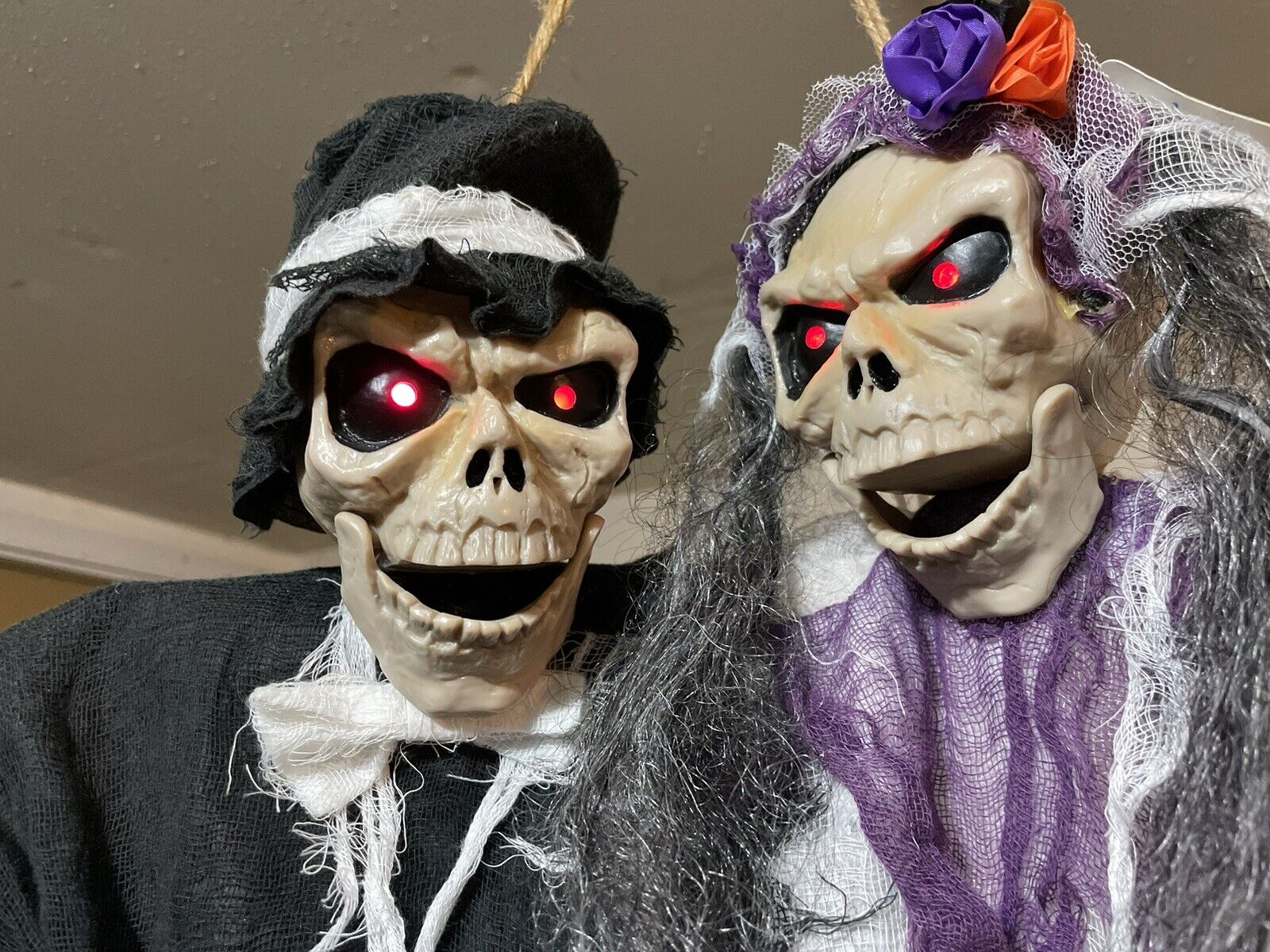 Magic Power Company PROTOTYPE Animated Singing Skeleton Couple Halloween Prop
