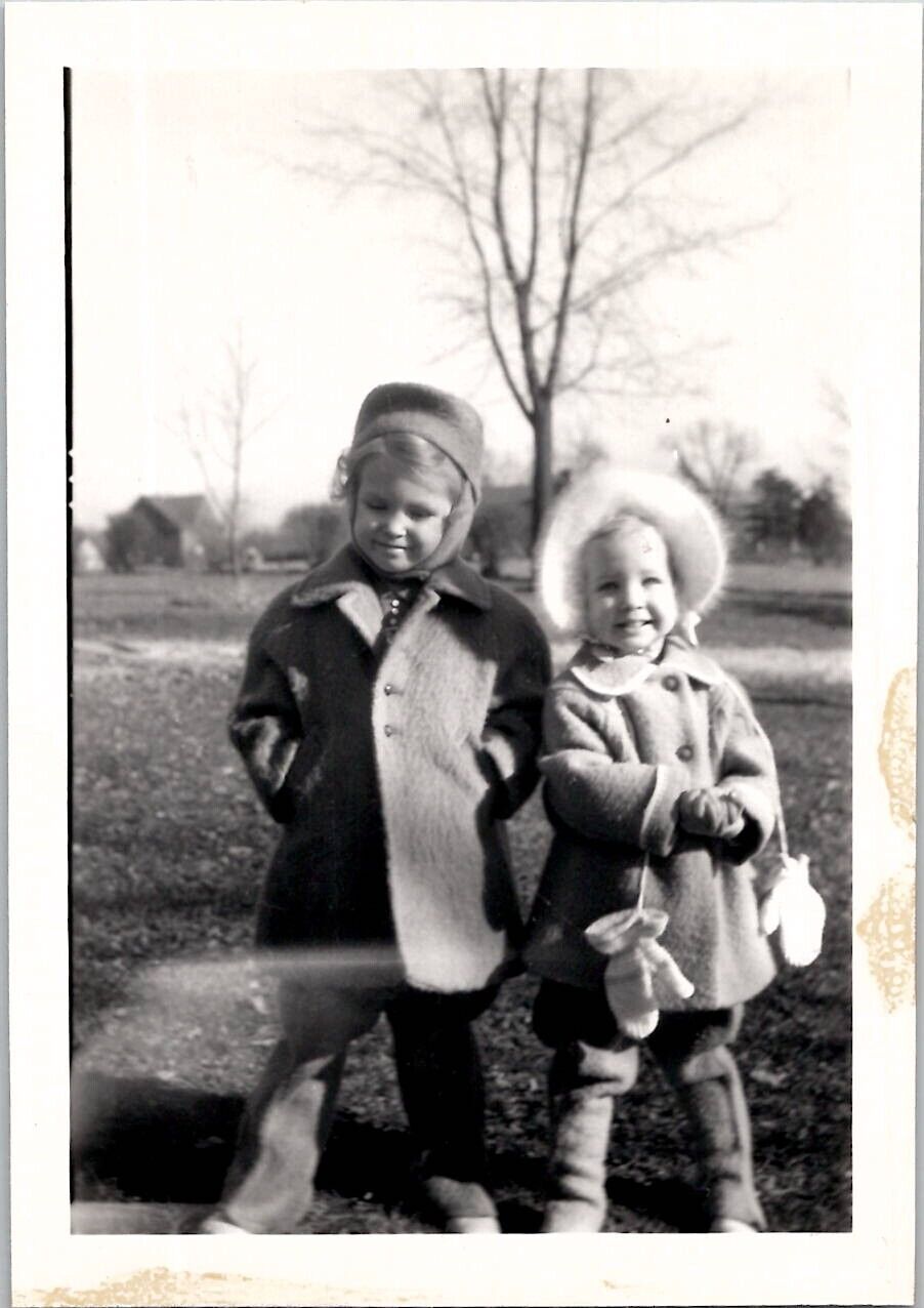 Peoria Illinois Adorable Children Wearing Winter Snow Coats 1940s Vintage Photo