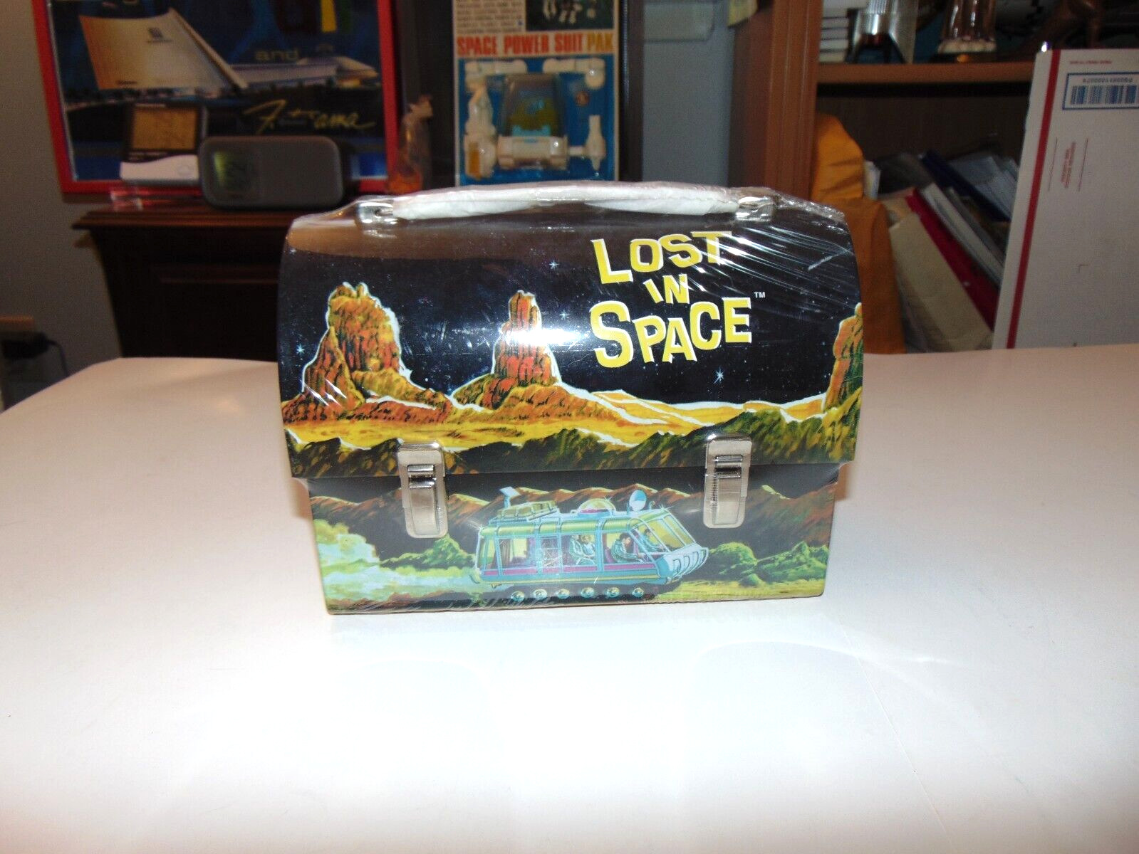 LOST IN SPACE METAL DOME LUNCHBOX IN FACTORY SHRINK  1998 ISSUE G-WHIZ CLASSIC