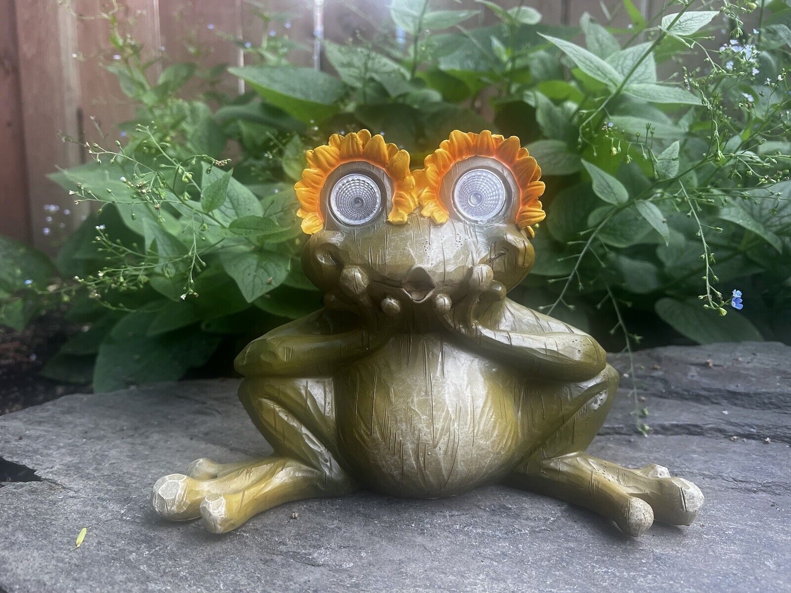 Solar Frog Garden Yard Decoration Resin Yard Ornament Decor Garden Figurine Cute