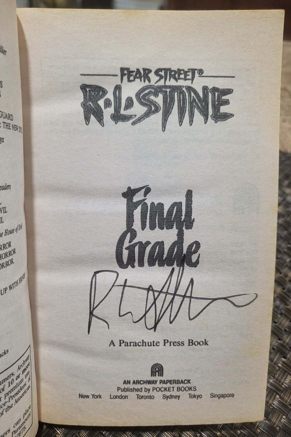 RL STINE THE FEAR STREET FINAL GRADE SIGNED AUTOGRAPH BOOK W/COA AUTHENTIC