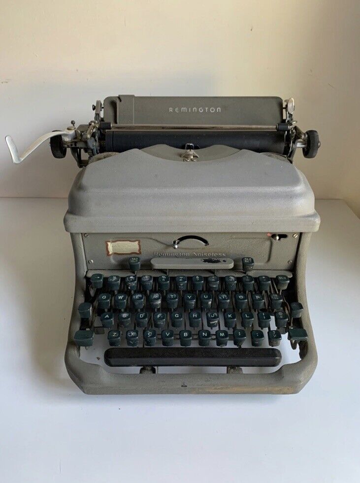 Vintage 1947 Remington Noiseless Typewriter