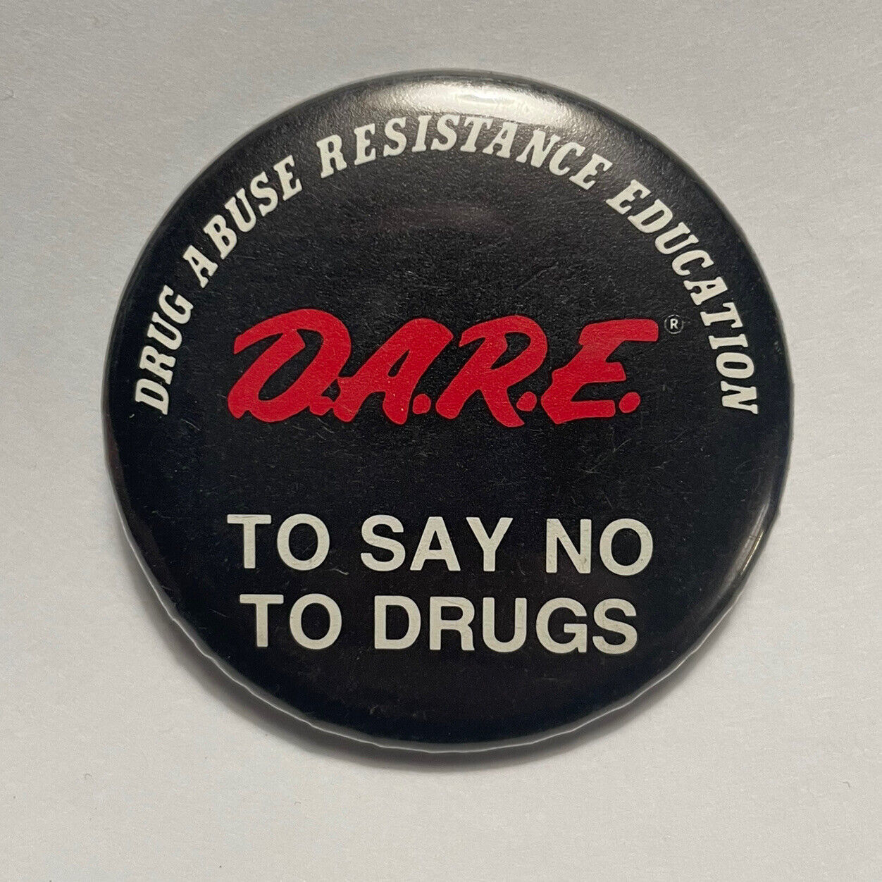 DARE Drug Abuse Resistance Education To Say No To Drugs Pin Button Vintage 1990s
