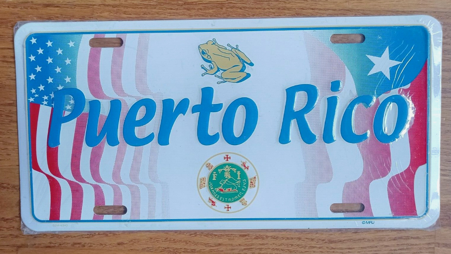 PUERTO RICO  Novelty License Plate-  Shadow Flags/ Frog and Seal. Collectible