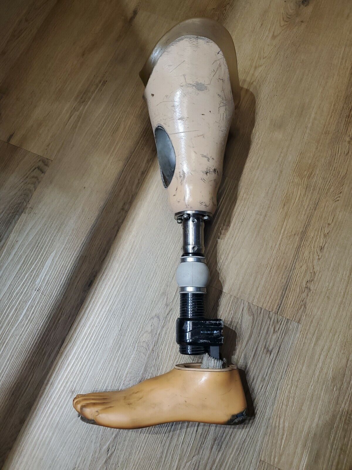 OSSUR prosthetic leg