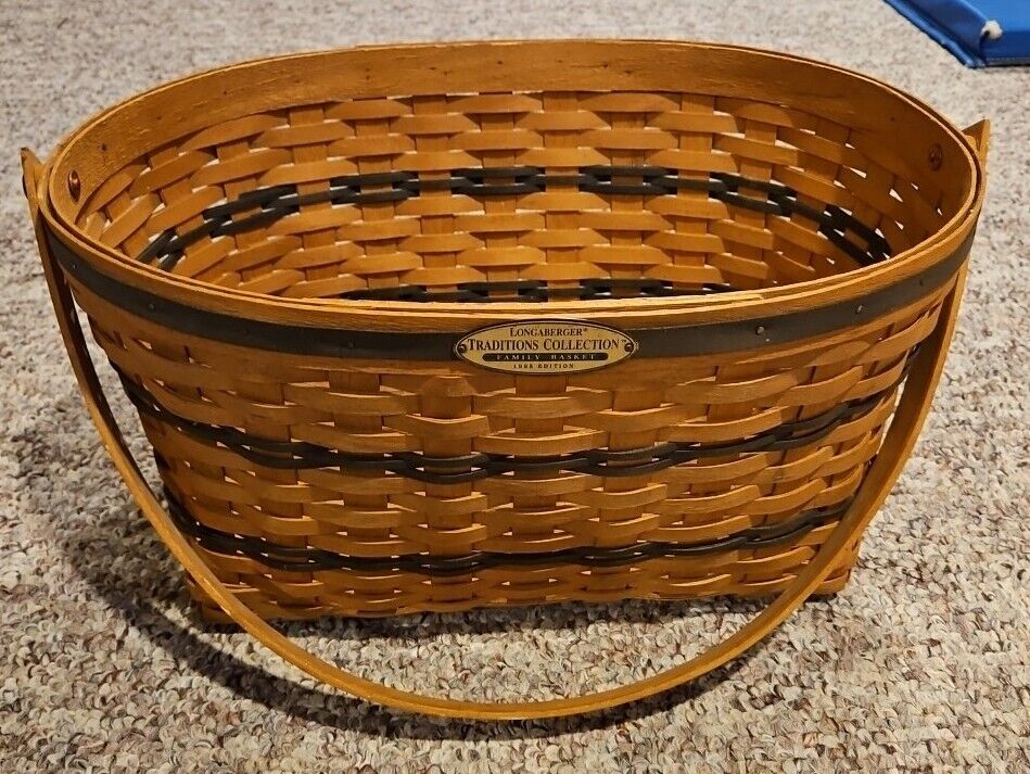 Longaberger 1995 Traditions Collection Family Basket, Great Condition