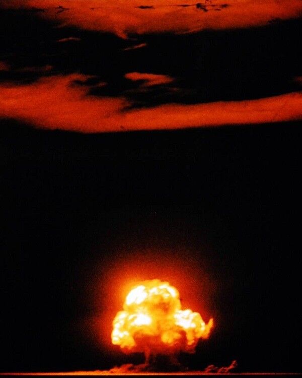 Trinity Test Alamogordo, NM Atomic Bomb Mushroom Cloud 8x10 WWII Color Photo 688