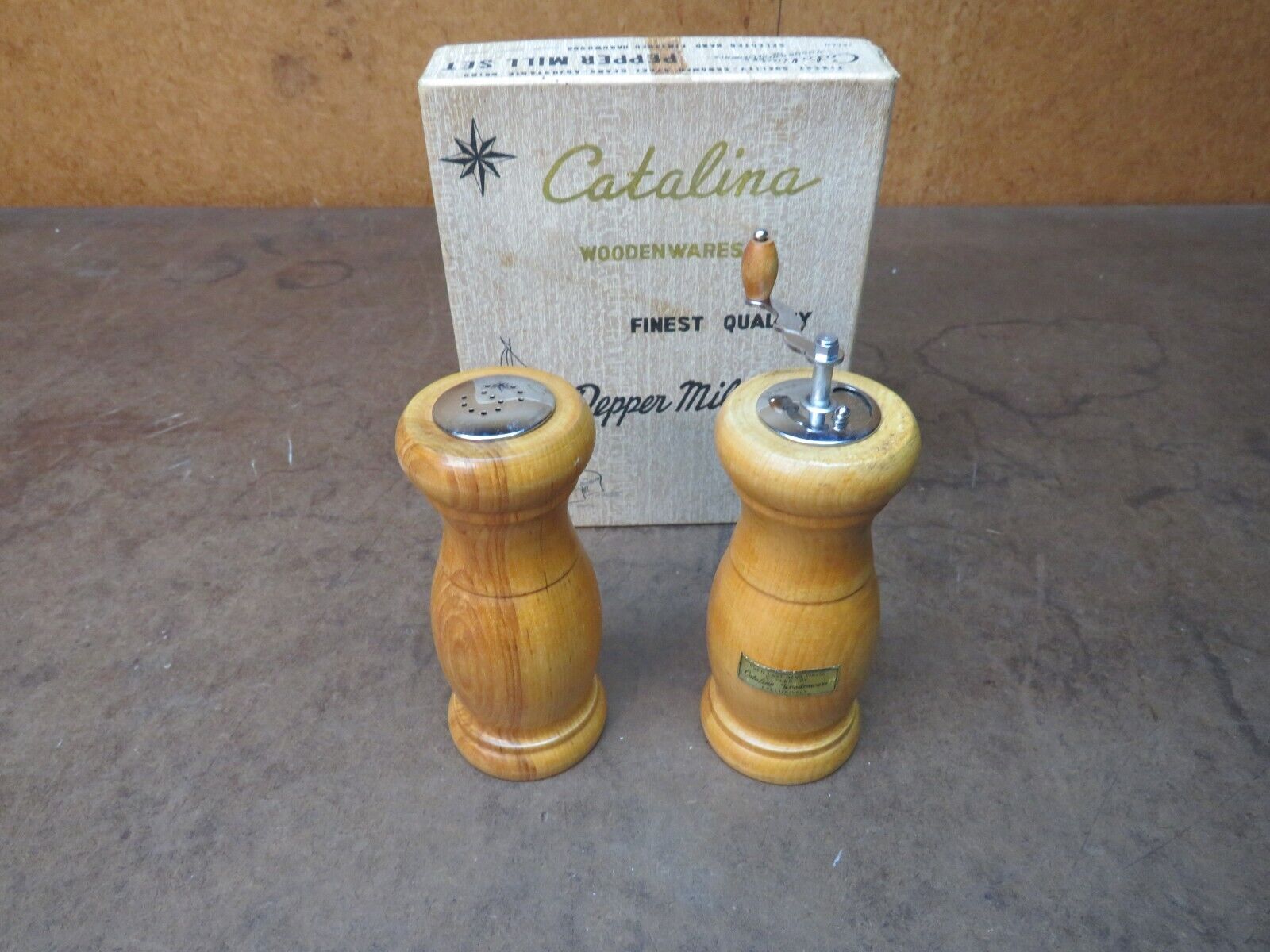 Vintage 70s wooden salt shaker pepper grinder set housewarming gift boho kitchen