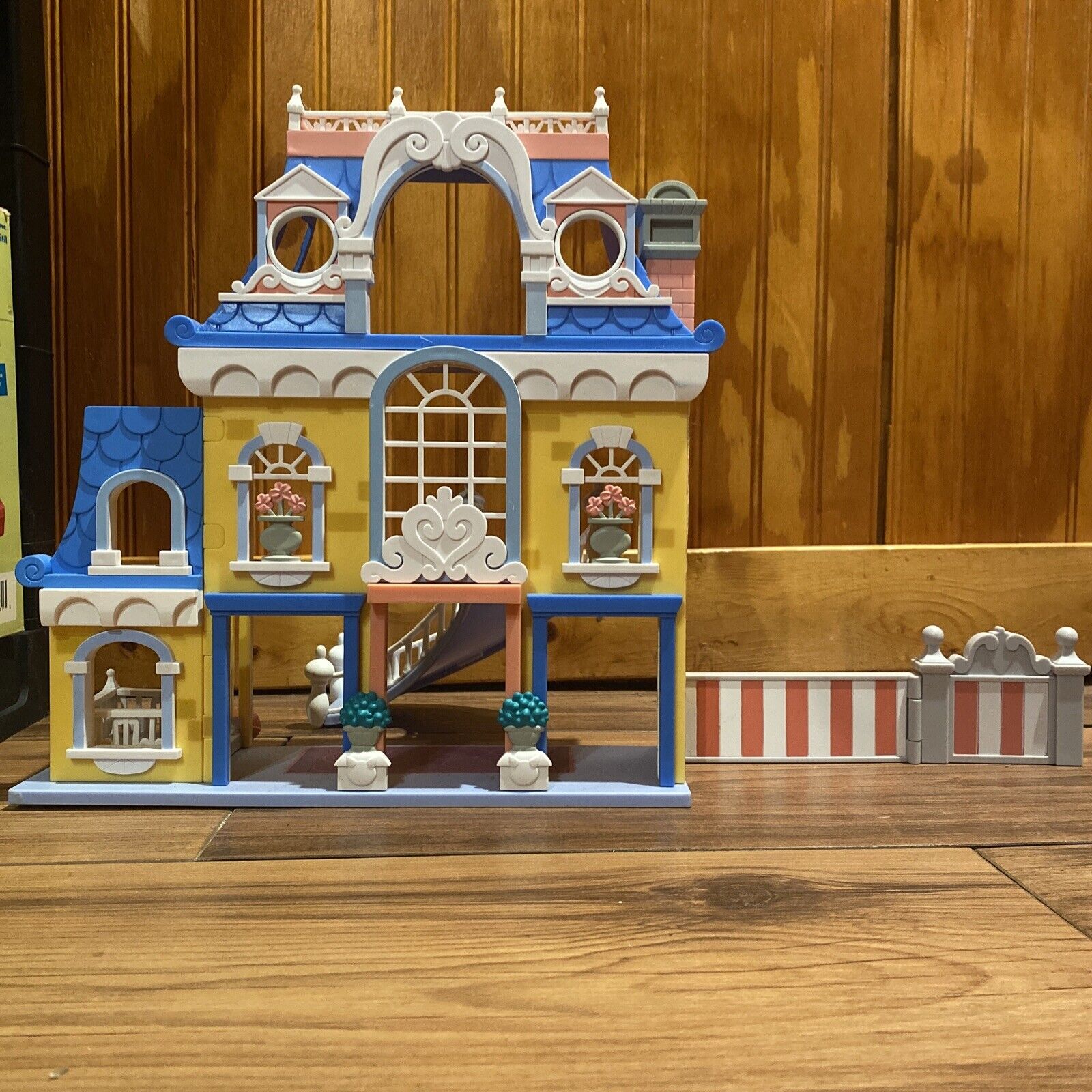 Disney Furrytale Friends The Aristocats Mansion Playset