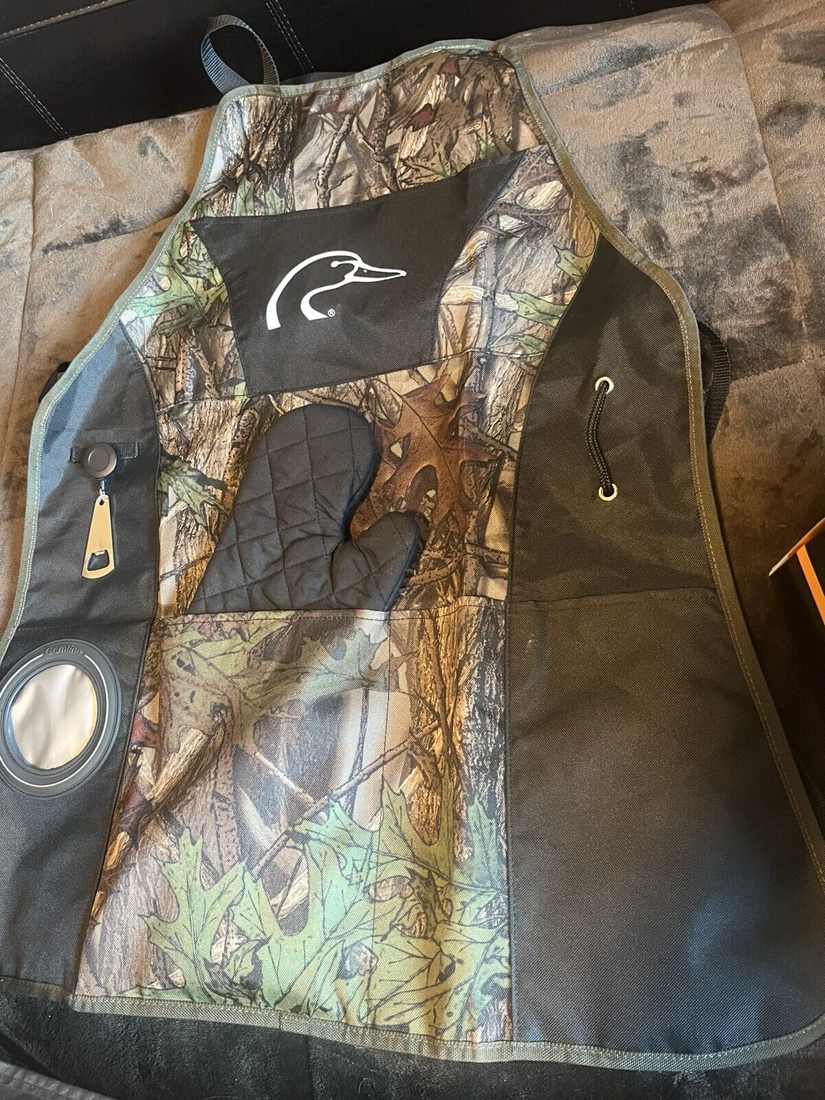 Ducks Unlimited Grilling Apron and Accessories