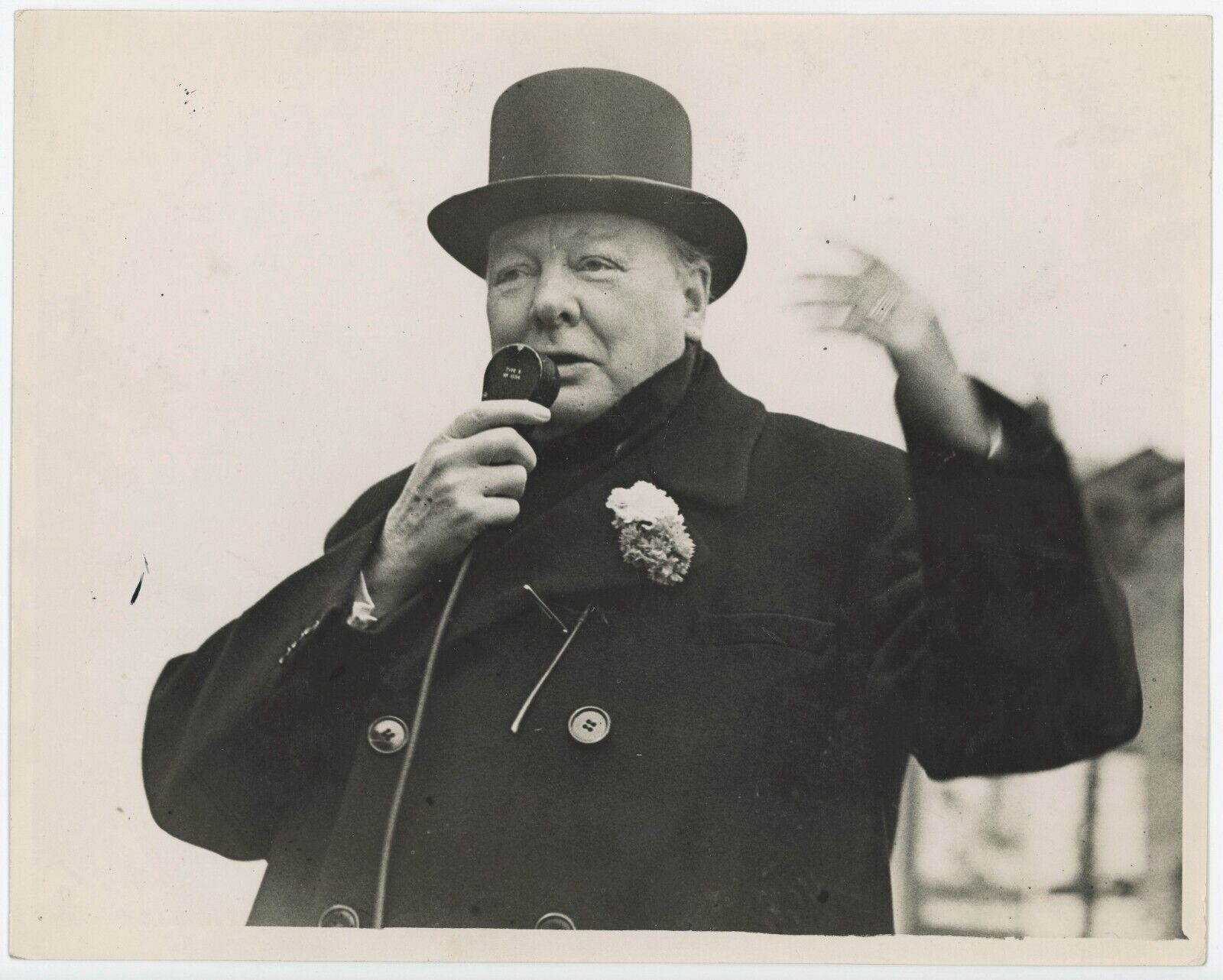 Early July 1945 press photo of Churchill on campaign for the General Election