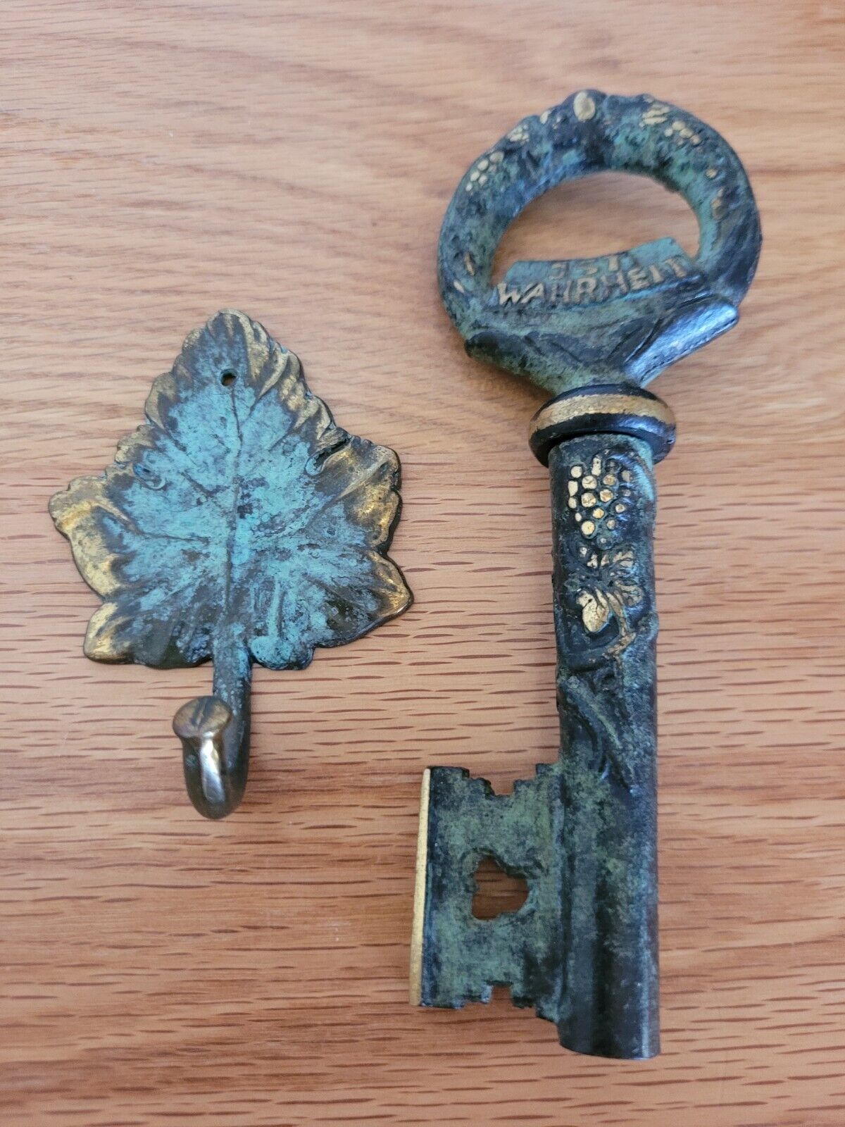 JST Wahrheit JM Wein Corkscrew Key Skeleton Brass Patina with Leaf hanger