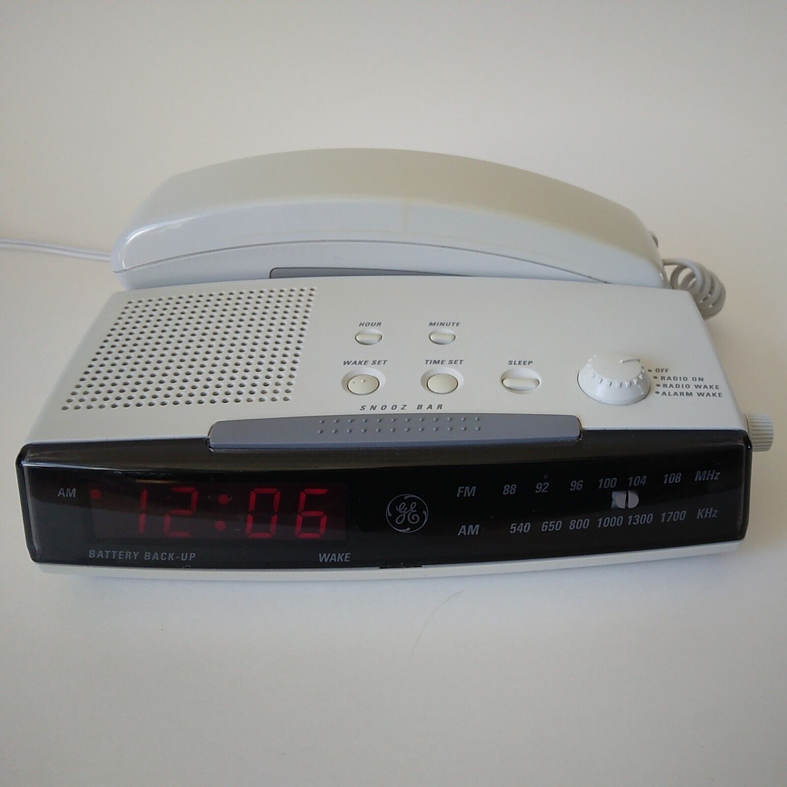 GE 2-9710A Radio Alarm Clock Telephone-AM/FM-Vintage 1993-Red Digits