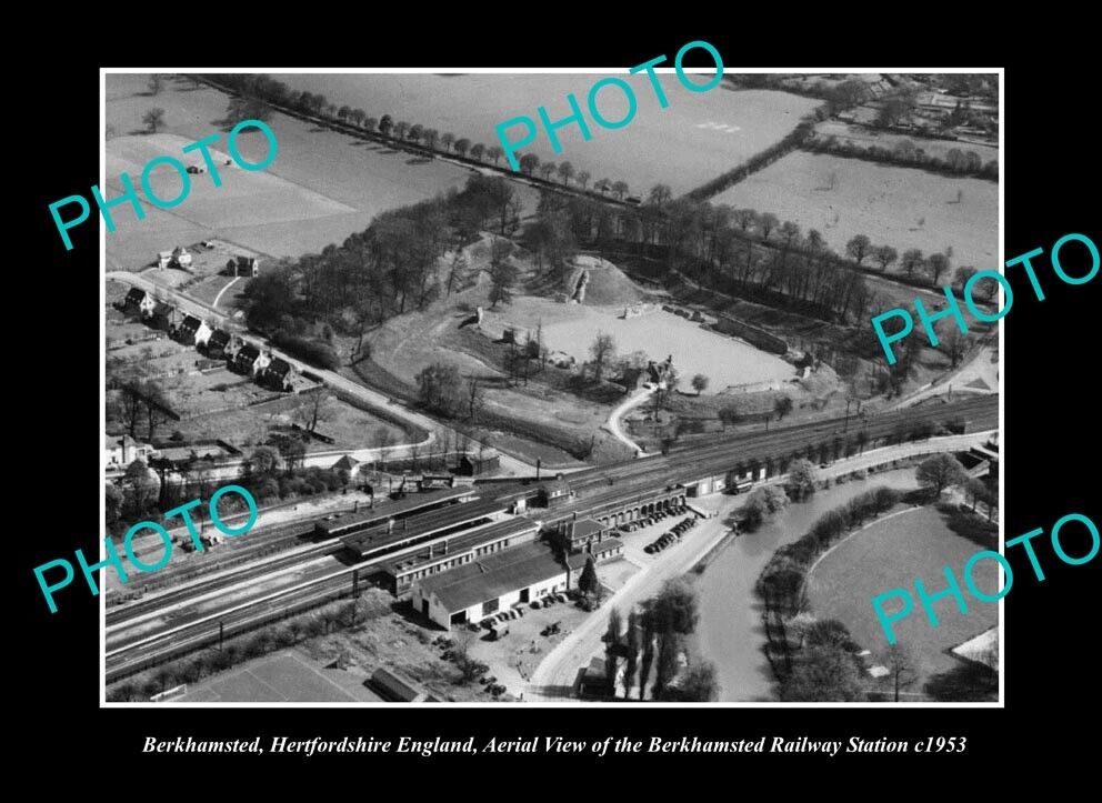 OLD POSTCARD SIZE PHOTO BERKHAMSTED HERTFORDSHIRE ENGLAND, RAILWAY STATION 1953